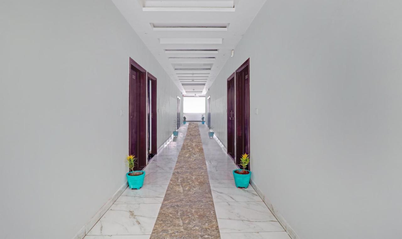 ホテル4 View Tājganj エクステリア 写真